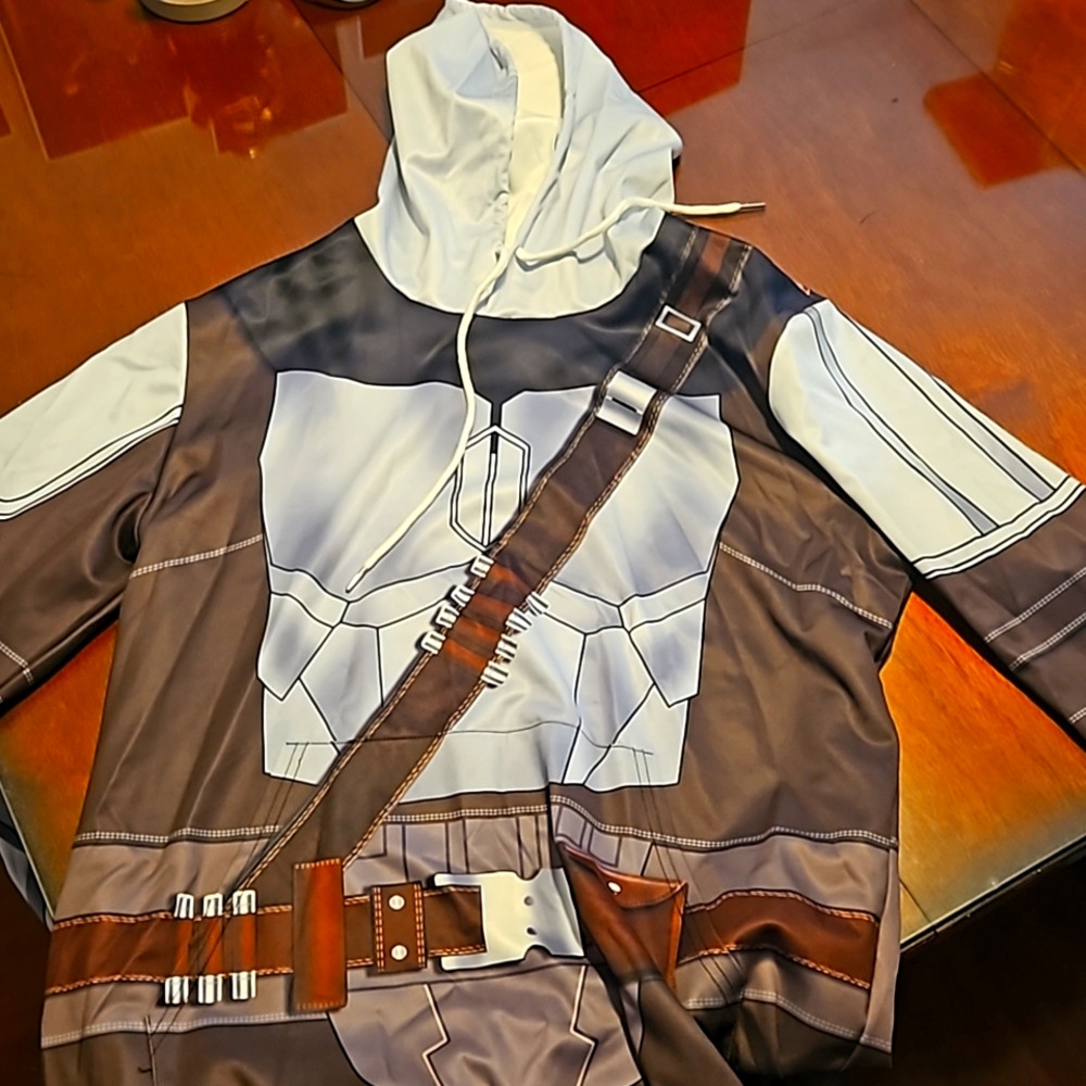 Brand new never worn MANDOLORIAN hoodie